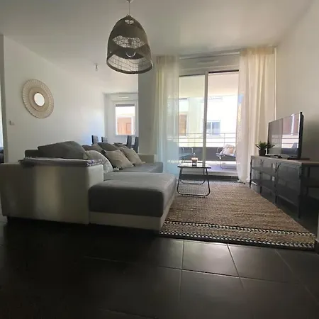Tres Bel Cosy Apartament *